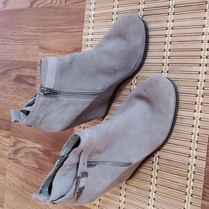 DV Dolce Vita suede boots 8 1/2 gray 4 inch platform
